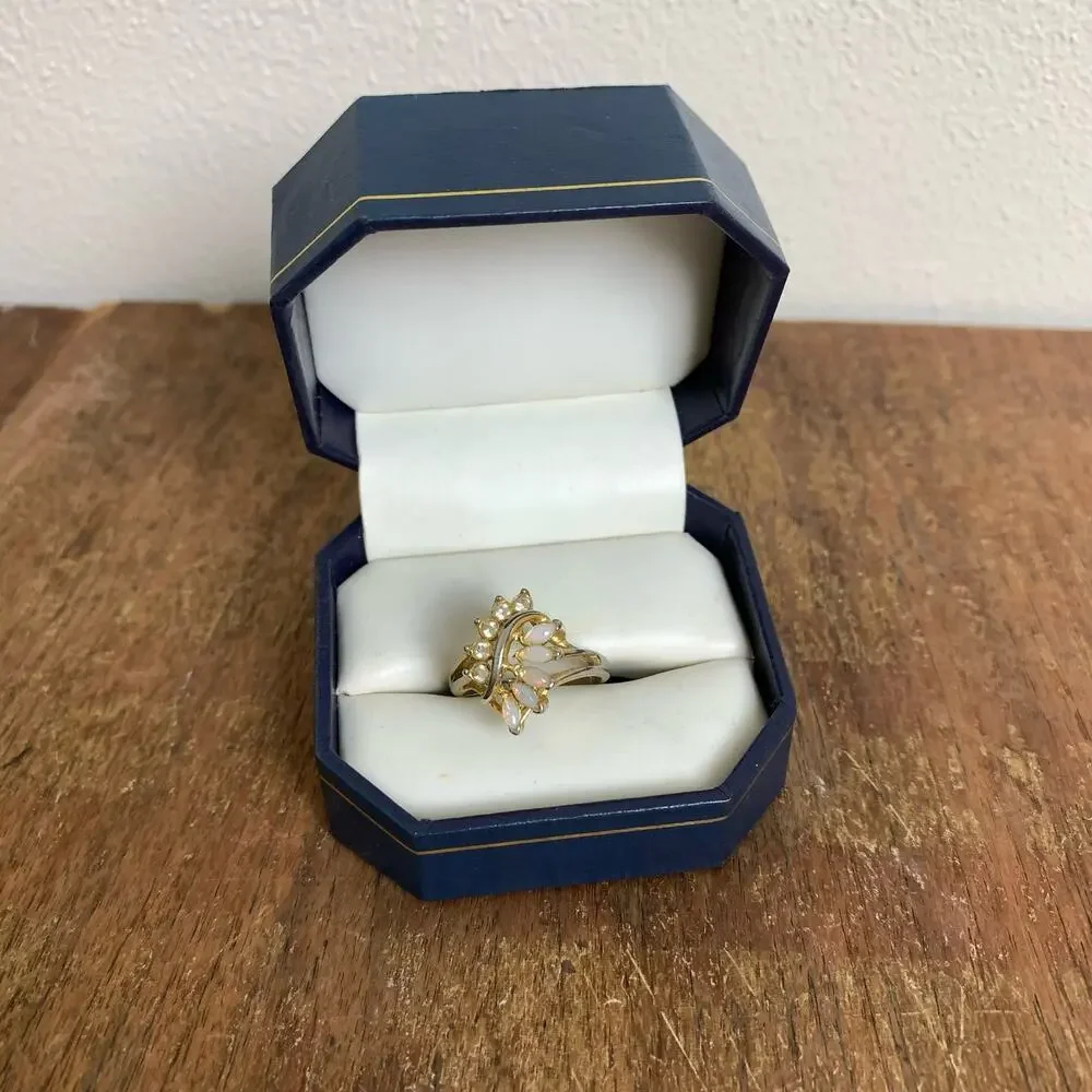 Vintage‎ Uncas Estate Gold opal & rhinestone statement cocktail ring size 8